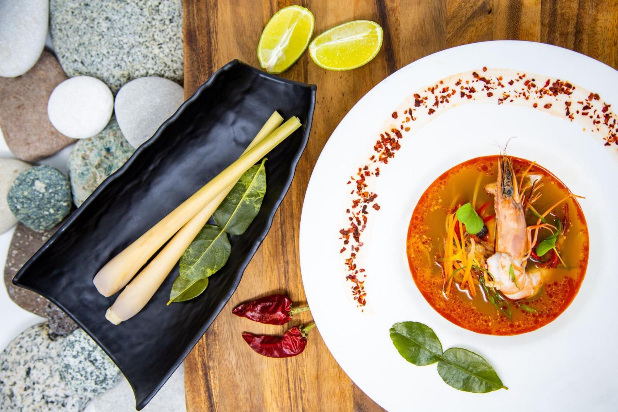Sheraton Batumi Hotel Exterior photo Tom yum kung